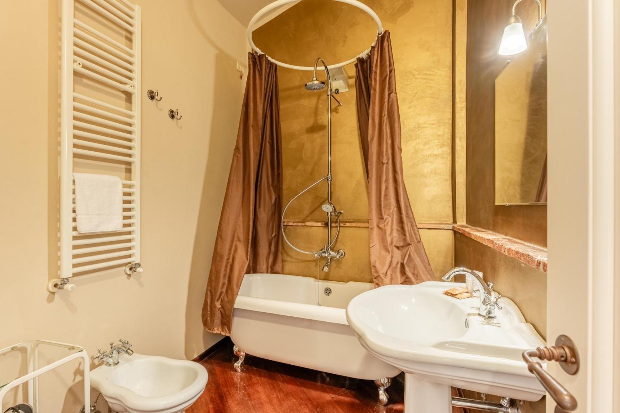 Anfiteatro Luxury Rooms - Affitti Brevi Italia Lucca Exterior foto