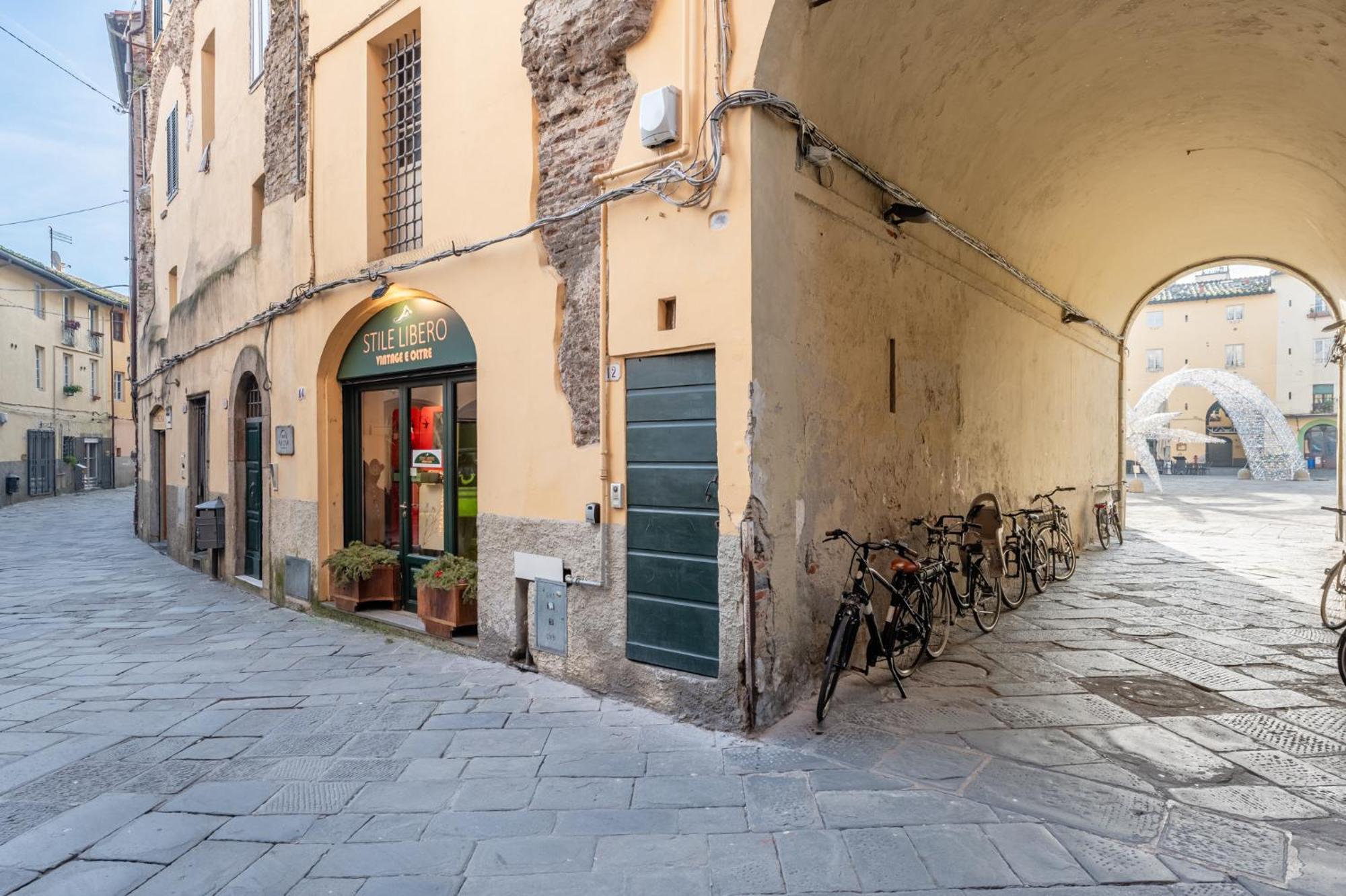 Anfiteatro Luxury Rooms - Affitti Brevi Italia Lucca Exterior foto